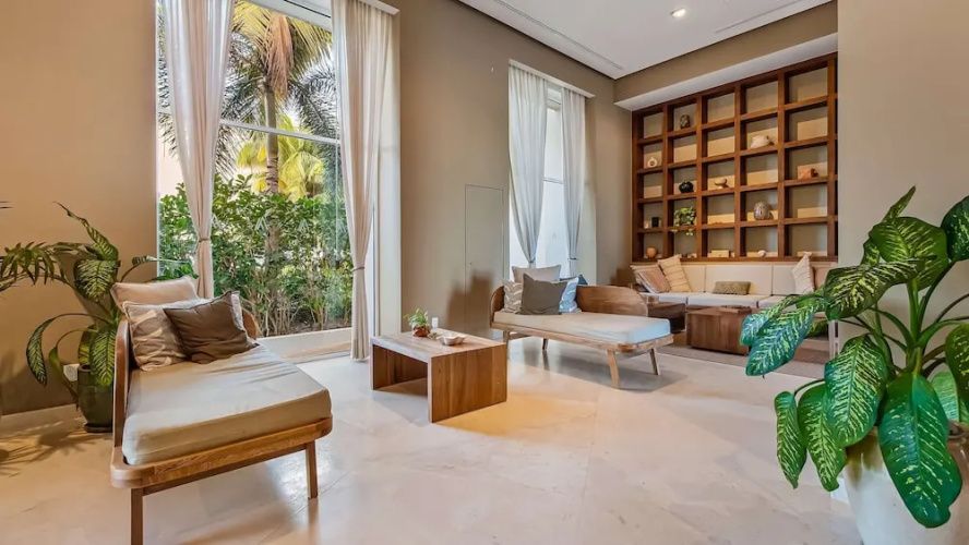 Gorgeous 1BR Condo With Pools Sea Views