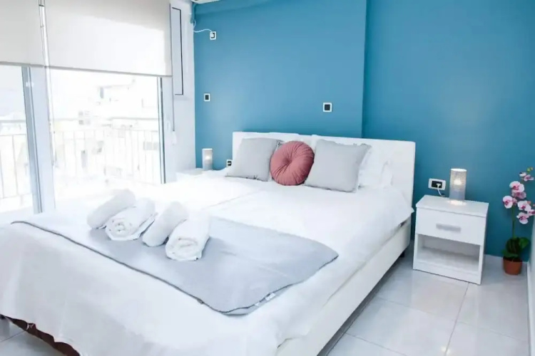 Elegant & Spacious Apt. with Sea View
