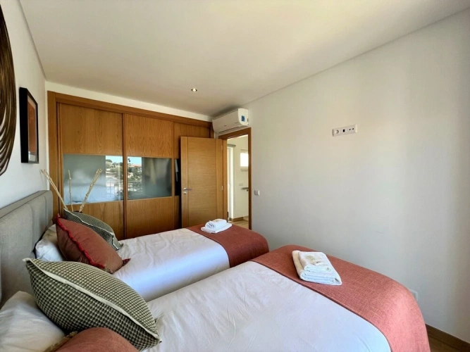 3 Bedrooms Apartment