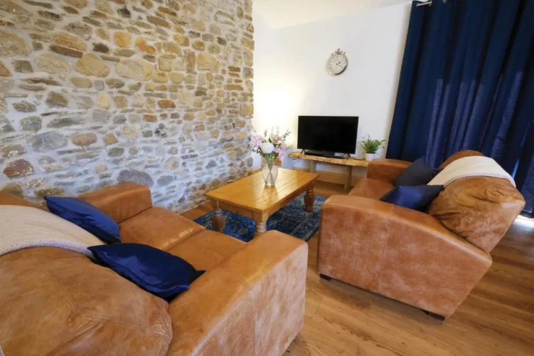 Pen Dragon - 2 Bedroom Cottage - Pen-clawdd