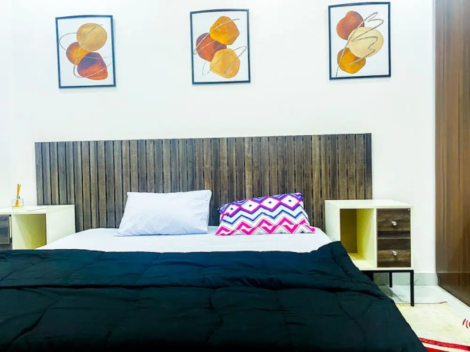 Impeccable 2-bed Apartment in Lekki With Snooker