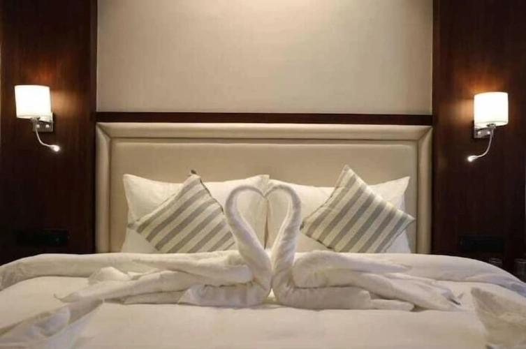 Deluxe Double room with city view