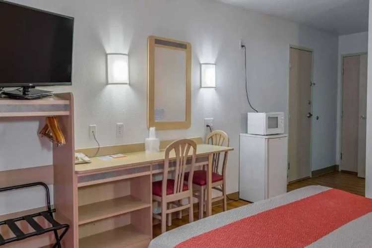 Motel 6 Redmond, OR