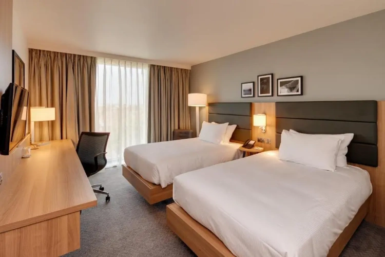 Standard Twin room with view