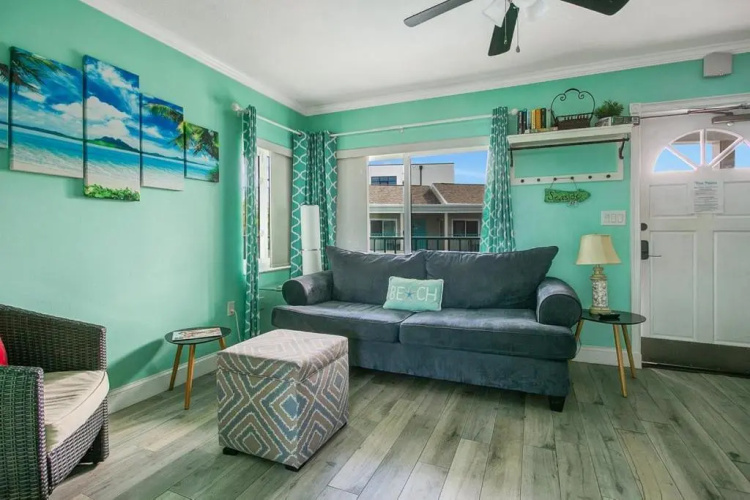 Five Palms Suite 202 - Daily - Weekly - Monthly