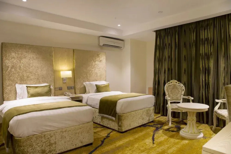 BON Hotel Elvis