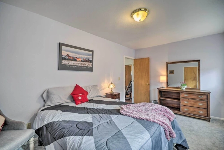 3 Bedrooms Apartment