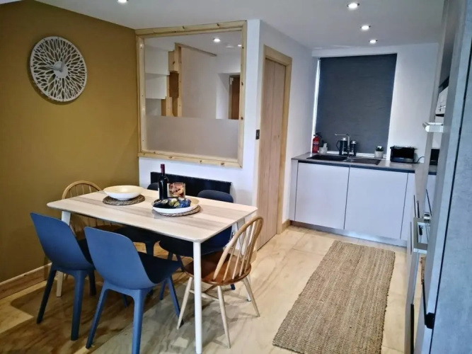 Impeccable 3-Double Bed Cottage in Sheffield