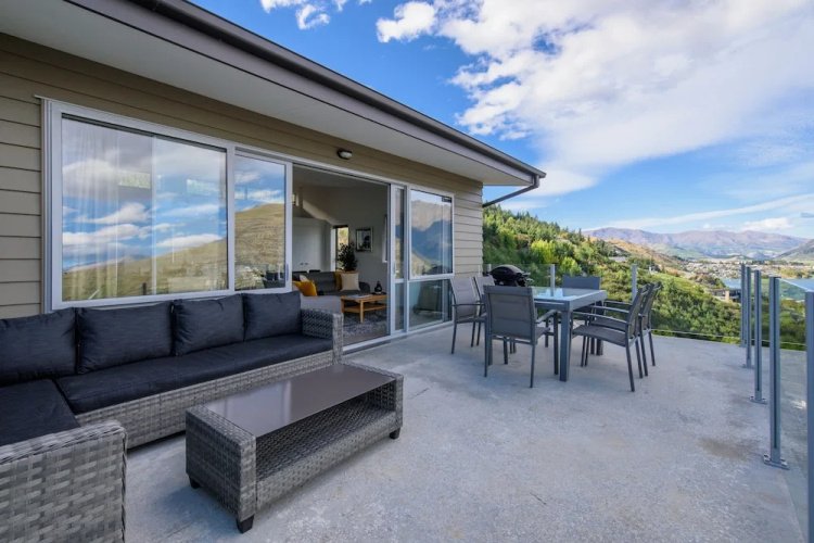 Contemporary Hilltop Abode