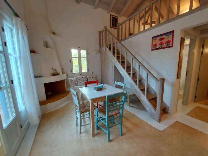 2 Bedrooms Villa