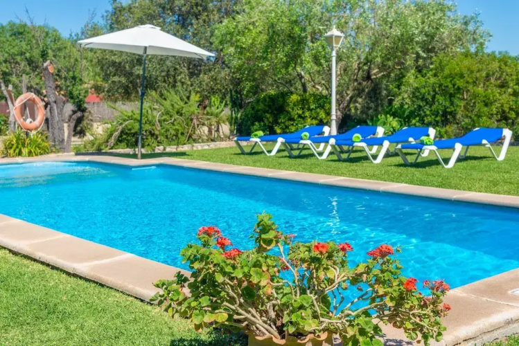 Villa in Pollenca With Private Pool & Garden