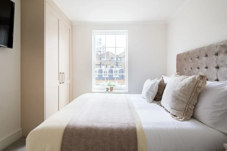 3 Bedrooms Apartment