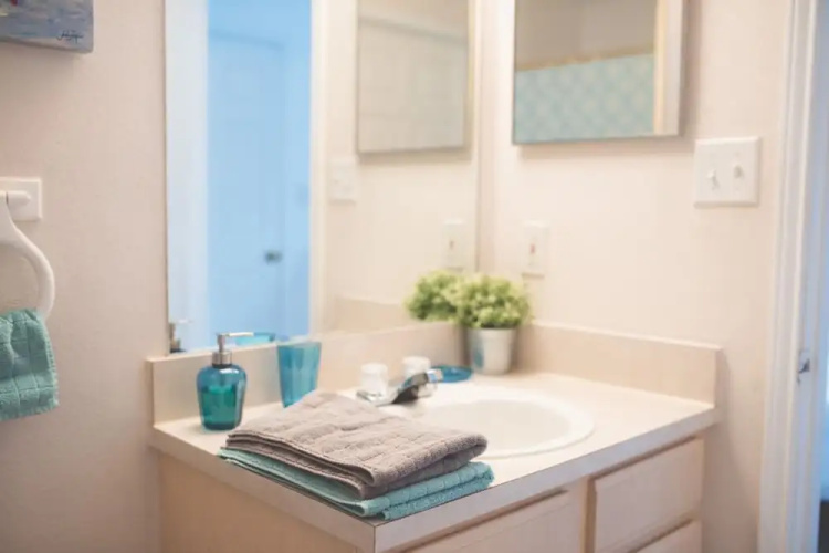 AC-311: Cozy Clearwater Condo