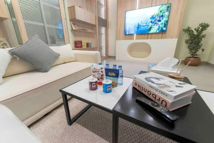 Trendy Apartment in Alwadi ll