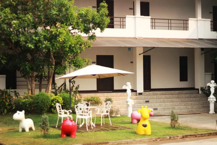 Rittiboon Vintage Hotel