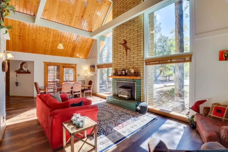 4 Bedrooms Cottage