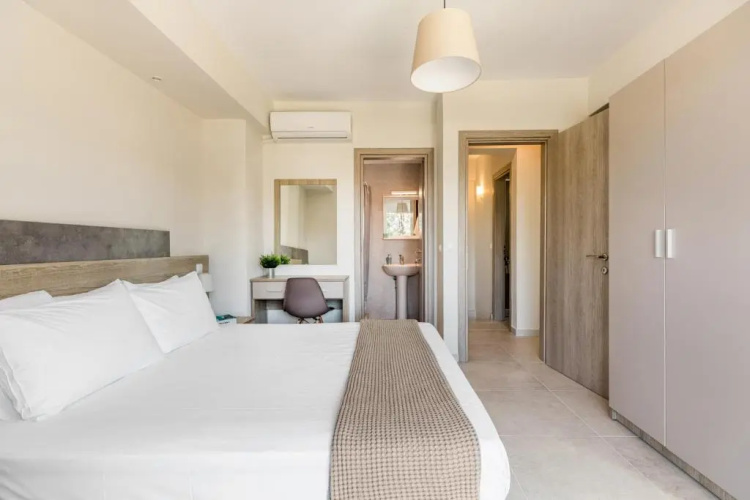 V Luxury Apartments Posidi