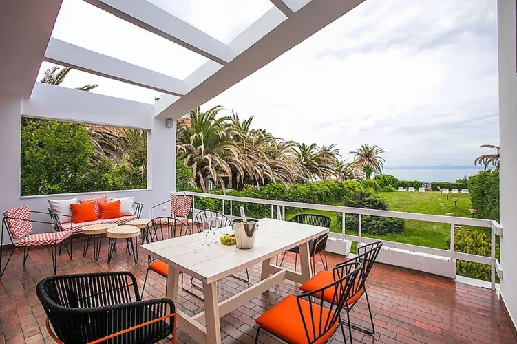 3 Bedrooms Villa with balcony