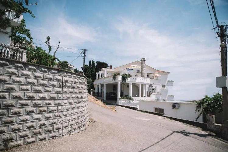 Studio with balcony and with sea view