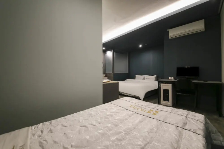 Hotel Pandora