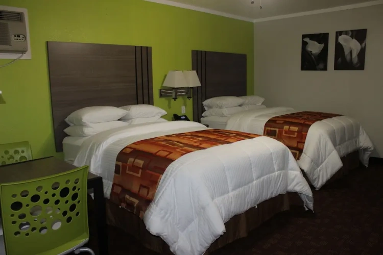 Standard Triple room