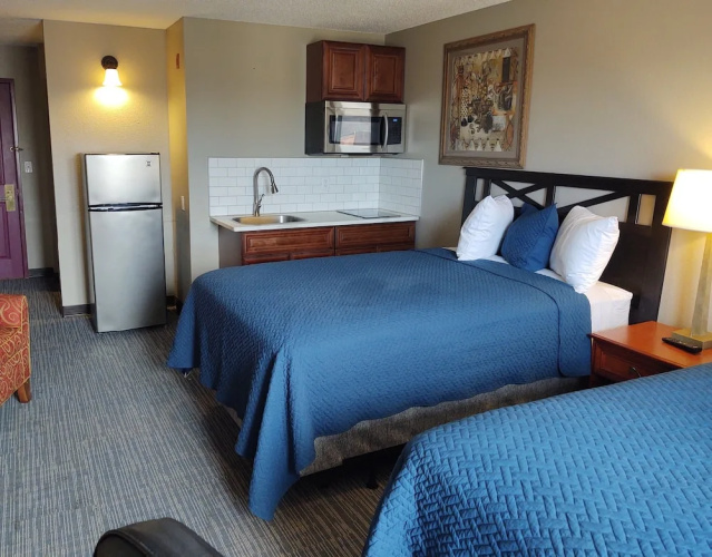 Norwood Inn & Suites
