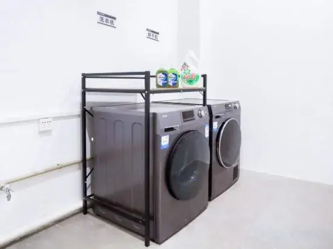 Human Hotel
