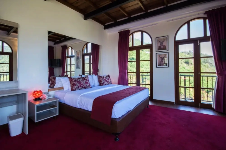 Royal room