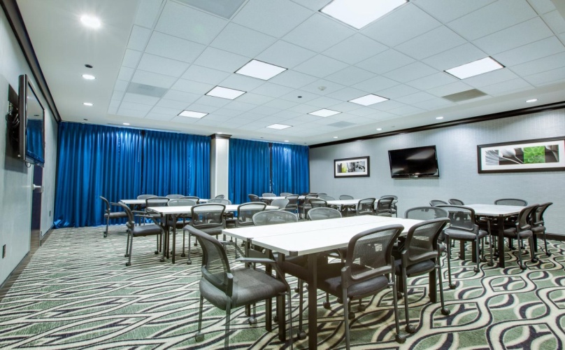 Holiday Inn Express And Suites Charleston Arpt Con photo 20