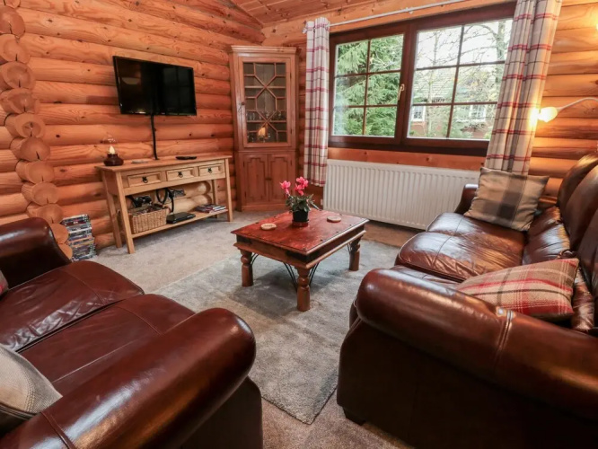 23 Lakeside Drive
