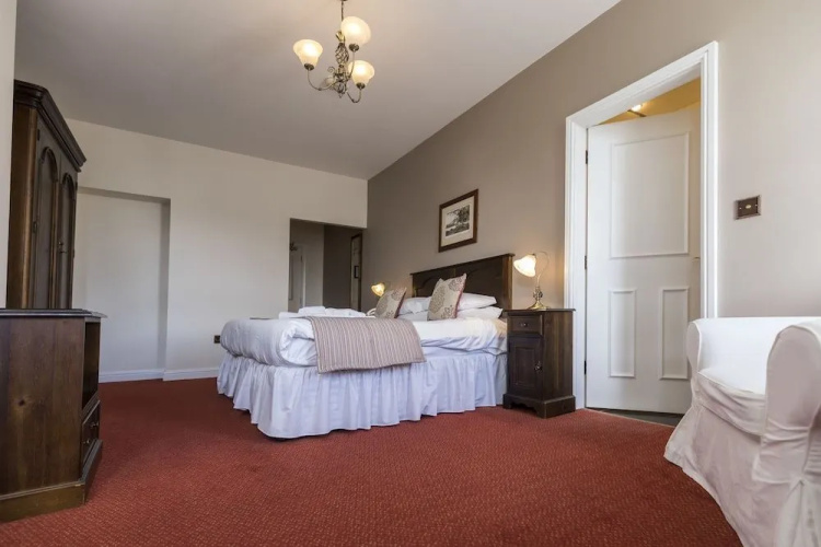 White Lion Royal Hotel