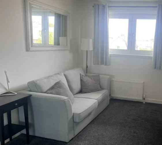 2 Bed Flat - Sleeps 4 - Pets - Parking - Wifi