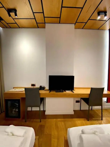 Crown Boutique Hotel