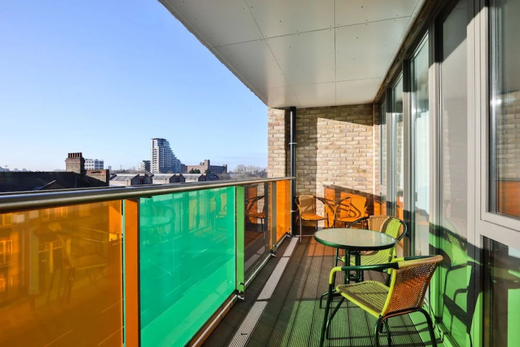 2 Bed 2 Bath flat close to underground