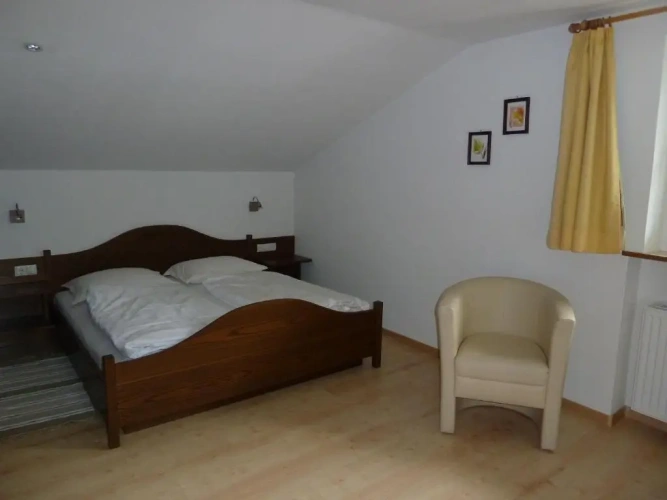 3 Bedrooms Apartment