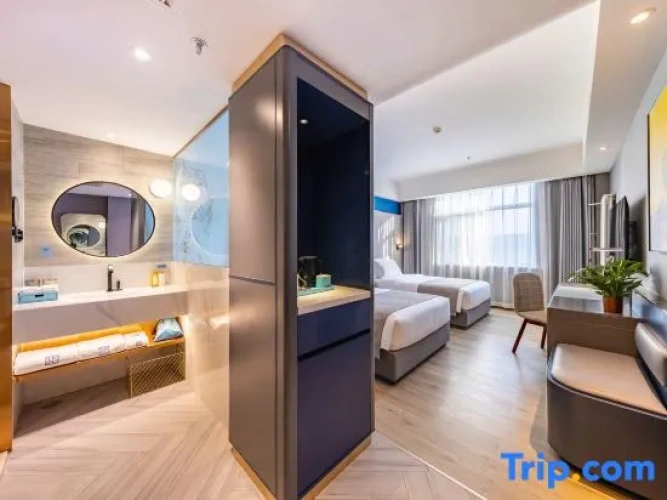 Deluxe Twin Family room