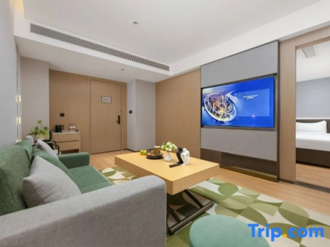 Deluxe Family Suite