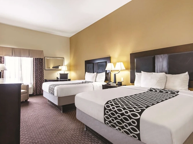 Standard Quadruple room with view