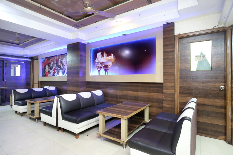 Hotel Aaditya Majha Continental by OYO Rooms