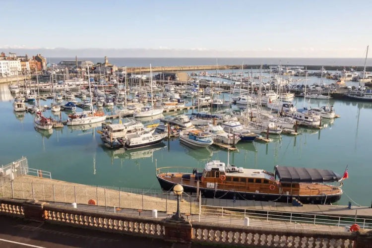 Host Stay Harbour Rest