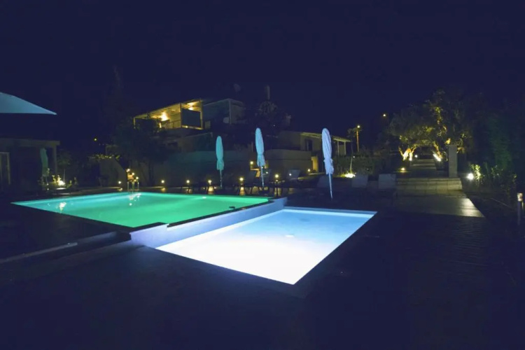 8 Boutique Suites