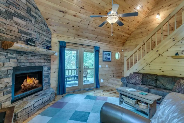 Treetops- Mtn View Cabin near Ocoee River