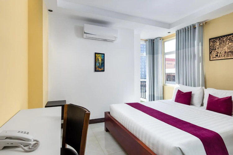 Botum Palace Hotel