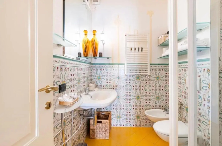 Suite in Centro Storico a Loano con GARAGE