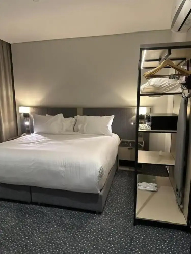 Fiori Airport hotel