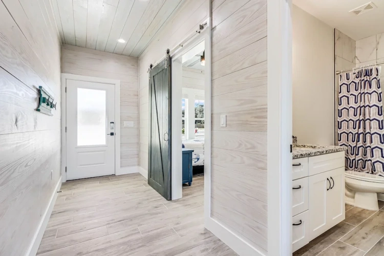 4 Bedrooms Cottage