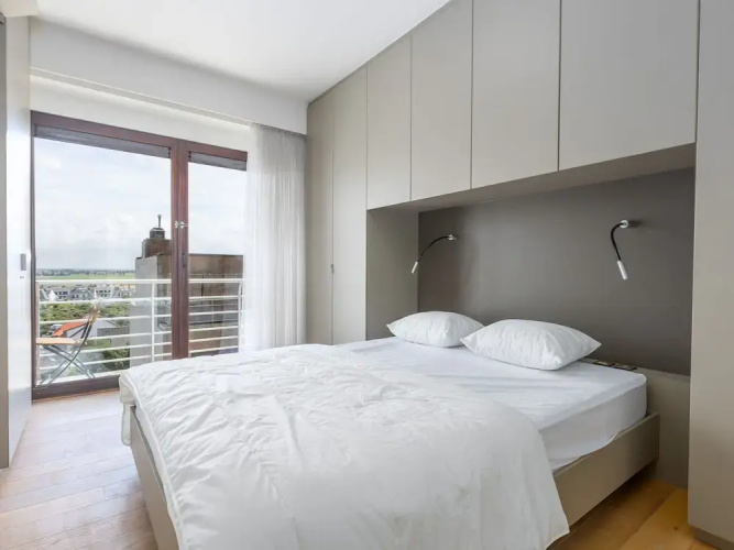 Apartment in Zeedijk With Sea View
