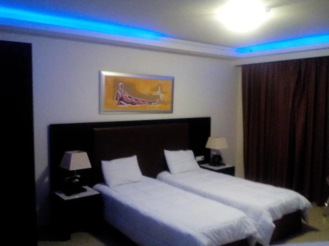 Vivian Hotel