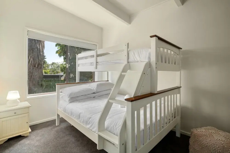 Spacious 4-bed Home 5-min From the Beach