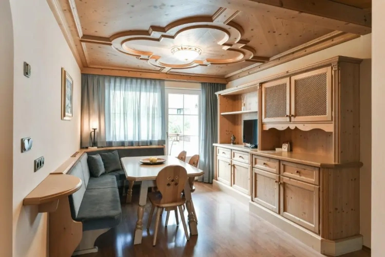 3 Bedrooms Apartment